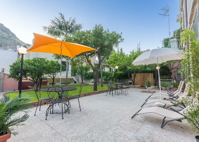 Villa Valverde Apartments E B&B